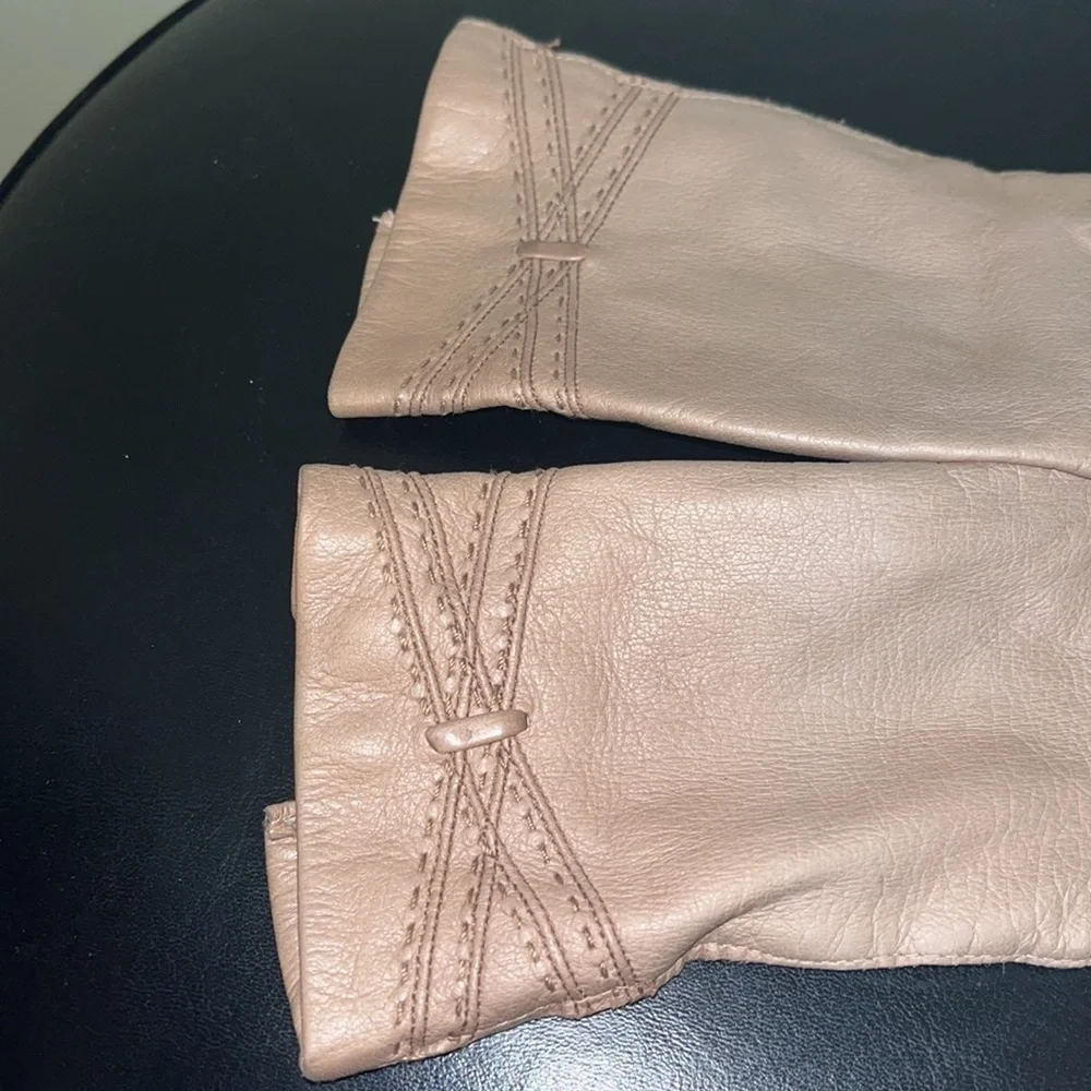 Rayon Gloves Made in Italy size 6 1/2 color is tan